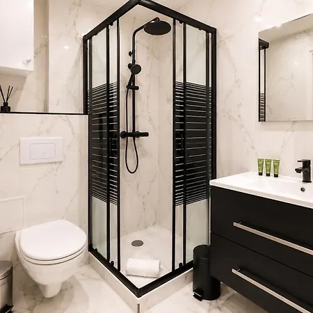 Cozy Parisian Nest شقة